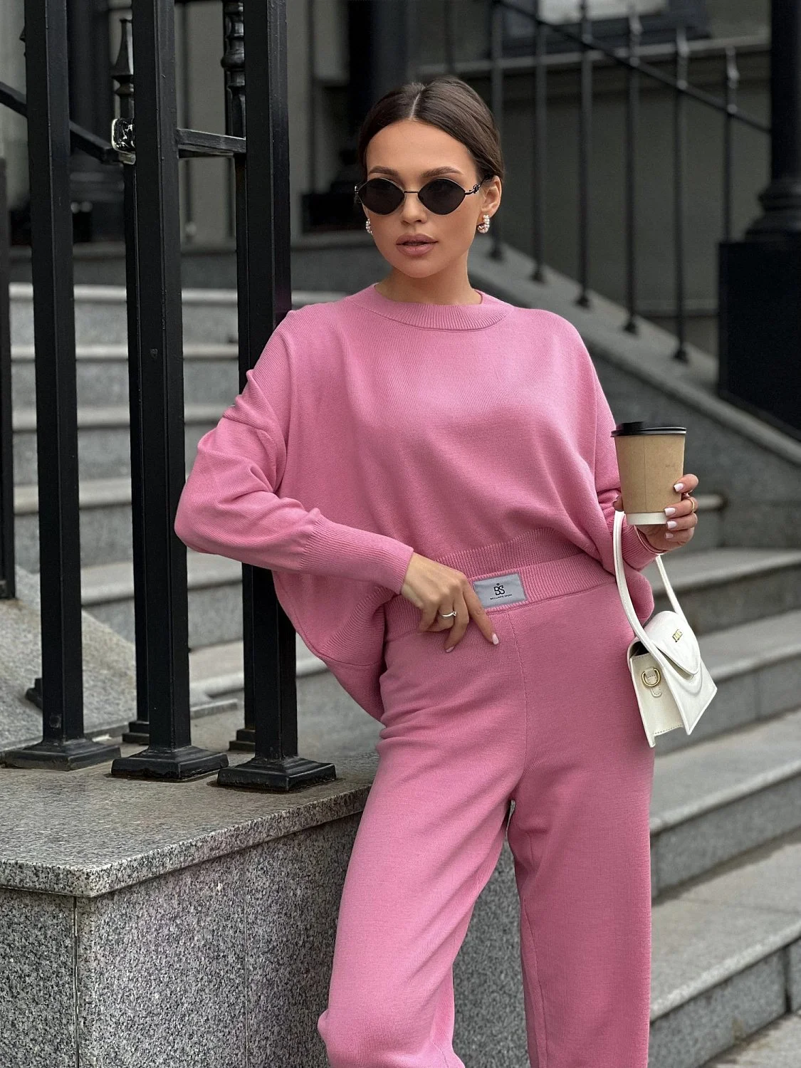 Костюм вязаный трикотажный цвет АНЕМОН