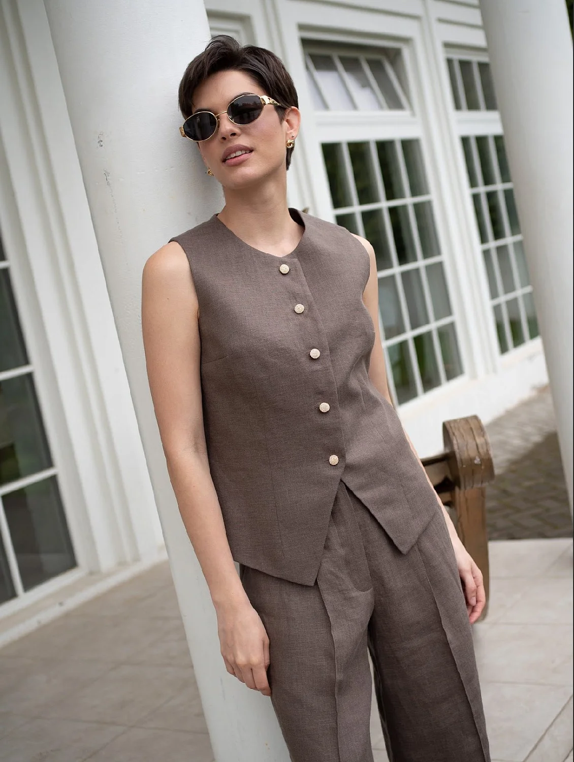 Жилет с круглым горлом цвет шоколад