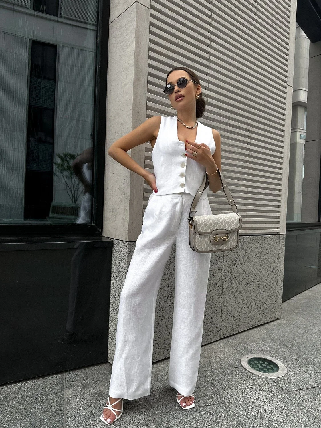 Костюм с жилетом цвет Белый  (жилет и брюки можно купить отдельно)