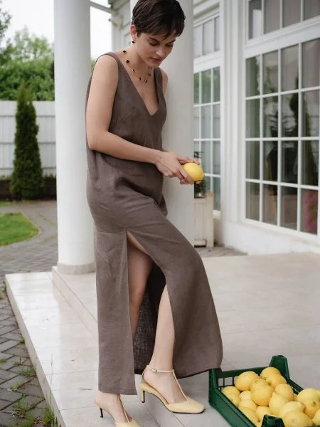 Платье с V-образным вырезом цвет Шоколад - в фирменном магазине спортивной одежды Brillante.by