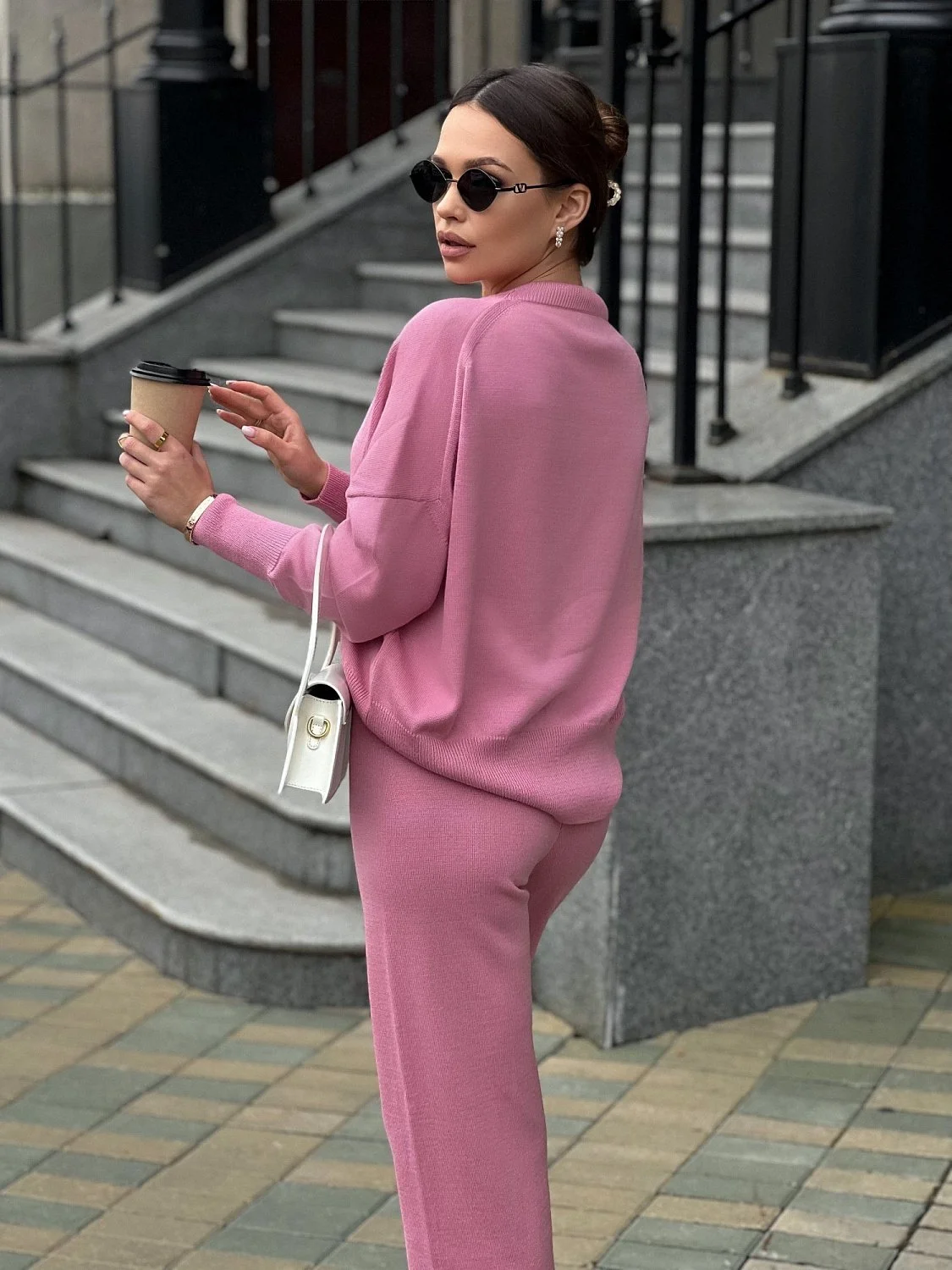 Костюм вязаный трикотажный цвет АНЕМОН