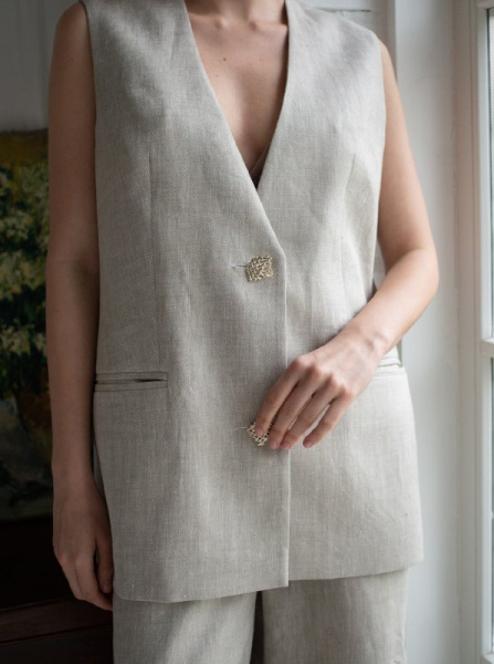 Жилет удлиненный цв. беж (рис.мелкая ёлочка) - в фирменном магазине спортивной одежды Brillante.by