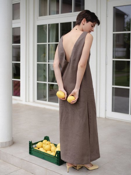 Платье с V-образным вырезом цвет Шоколад - в фирменном магазине спортивной одежды Brillante.by