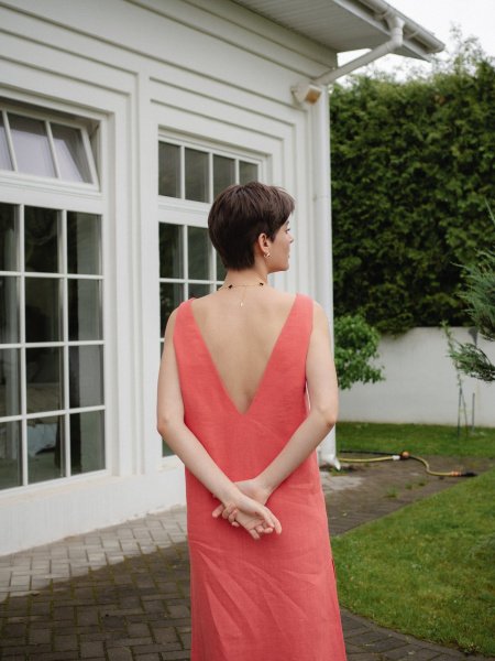 Платье с V-образным вырезом цвет Коралл - в фирменном магазине спортивной одежды Brillante.by